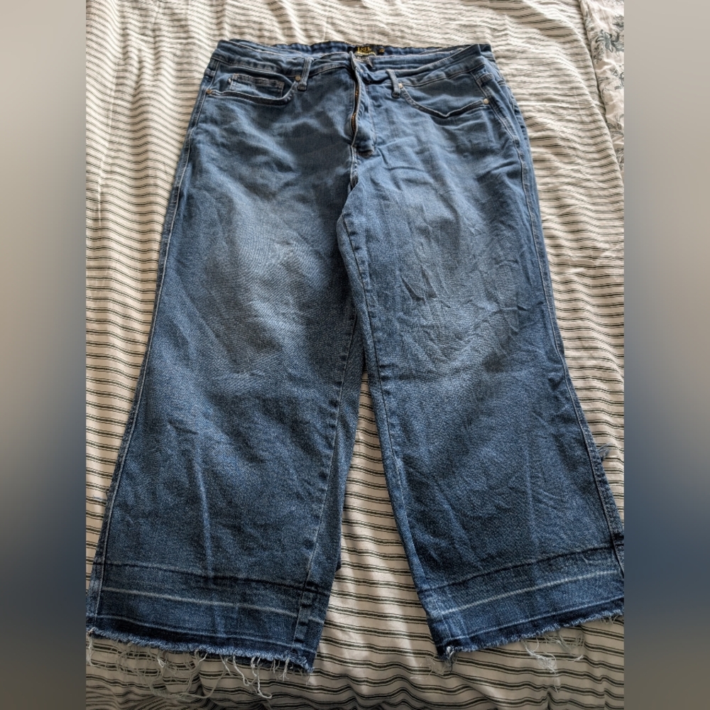 Judy Blue Mid Rise Boyfriend Jeans